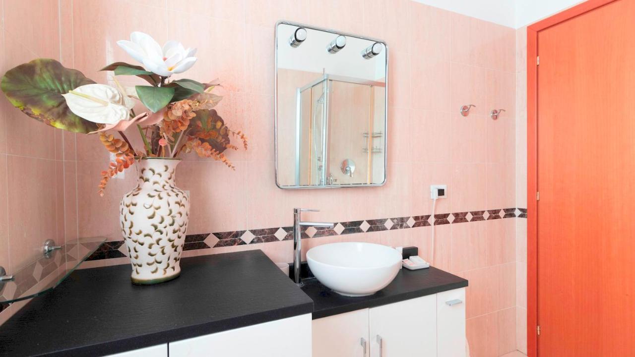 Italianway - Tolstoi 1 Appartement Milaan Buitenkant foto
